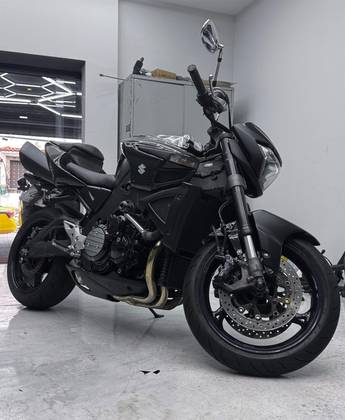 SUZUKI GSX 1300 B-KING SUZUKI GSX 1300 B-KING
